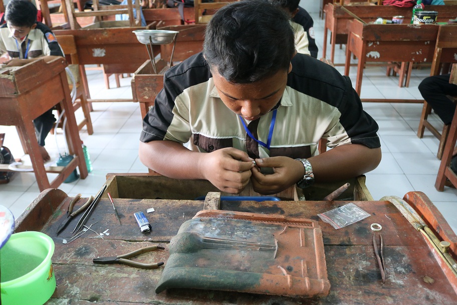 Pembuatan Perhiasan